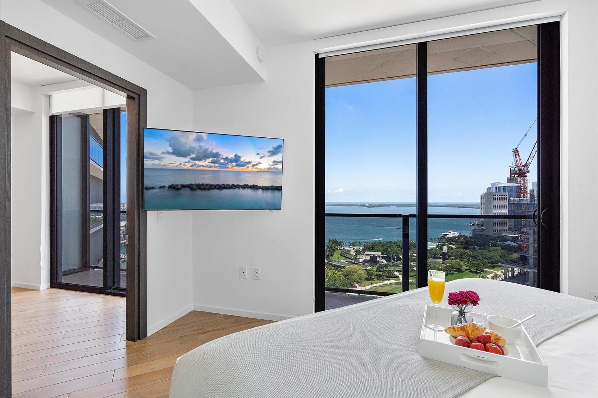 Mvr - Miami-s #1 Rated 1br - Sup3rhost Approved Apartment Miami