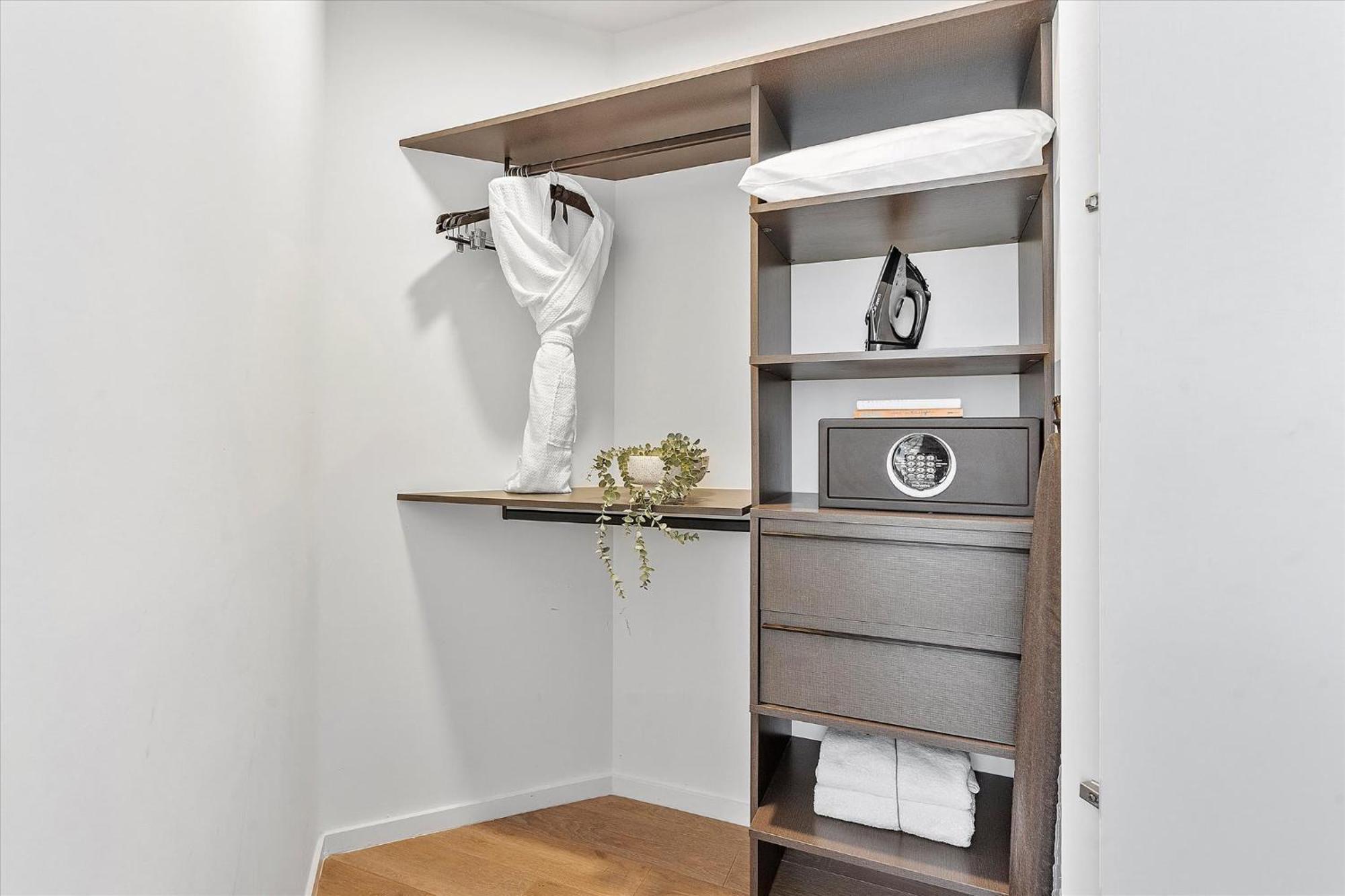 Mvr - Miami-s #1 Rated 1br - Sup3rhost Approved Apartment