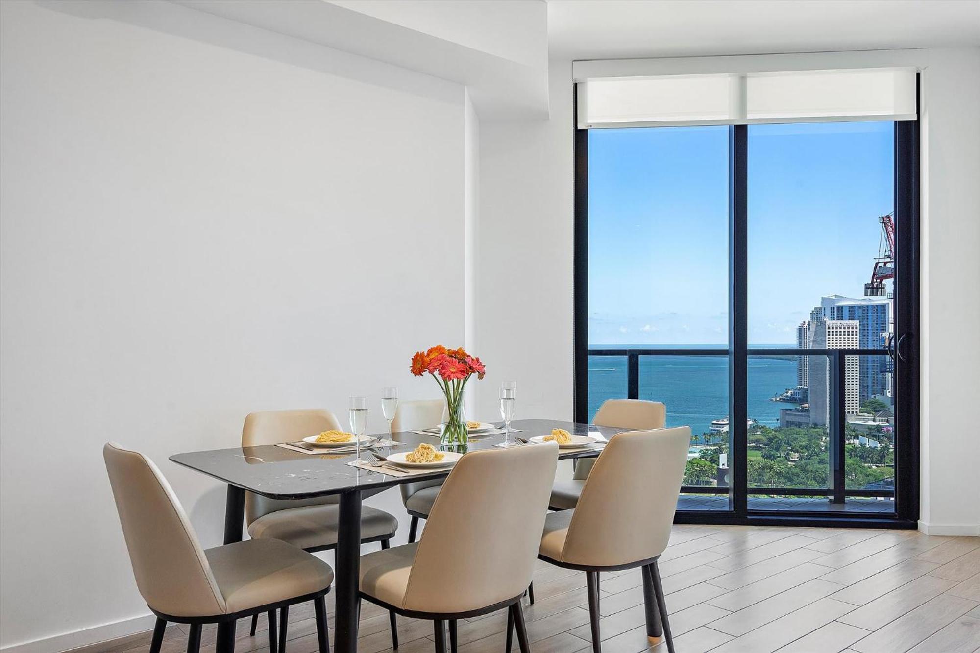 Mvr - Miami-s #1 Rated 1br - Sup3rhost Approved Apartment *